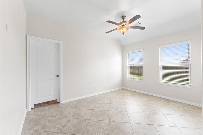 Building Photo - 2043 Plum Rose Ln