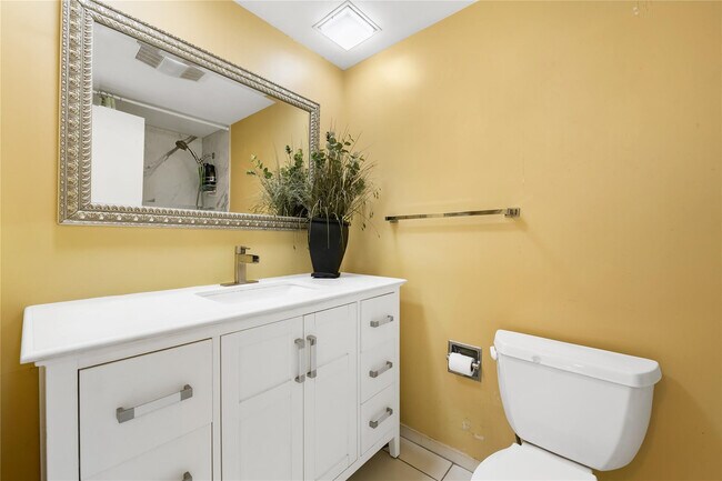 Building Photo - 3700 Galt Ocean Dr