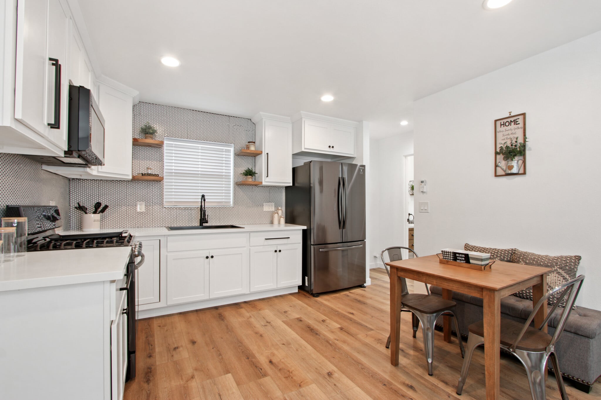 Dining Area and Kitchen - 528 Sunrise St