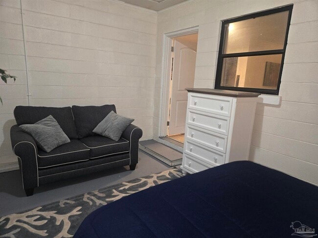 Building Photo - 1012 W Hernandez St