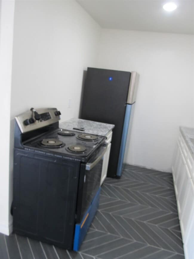 Building Photo - 1213 Trimm Ave