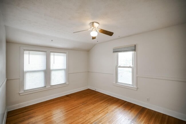 Building Photo - 409 E Melbourne Ave