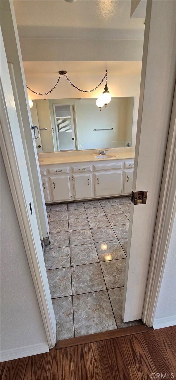 Building Photo - 10353 Downey Ave