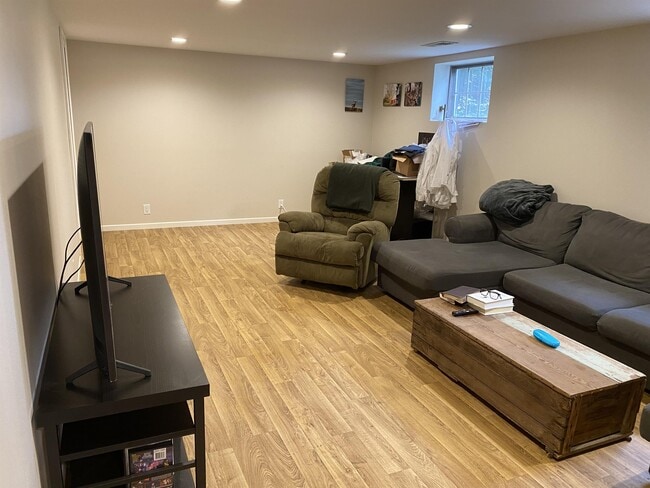 Building Photo - 1915 Mayfair St