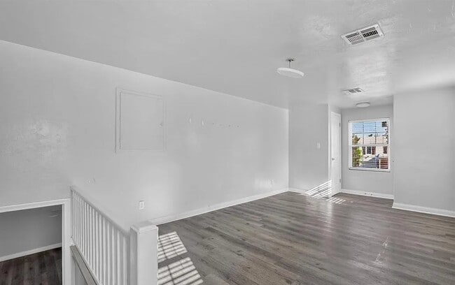 Building Photo - 2312 Cashion Pl