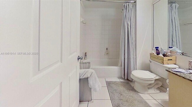 Building Photo - 2451 Centergate Dr