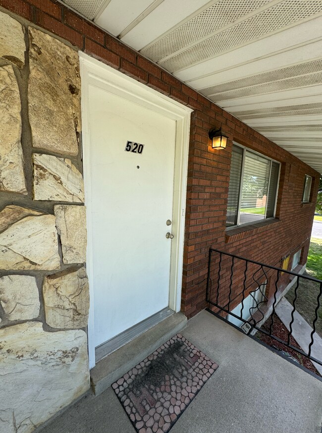 Building Photo - South 520 Fourplex