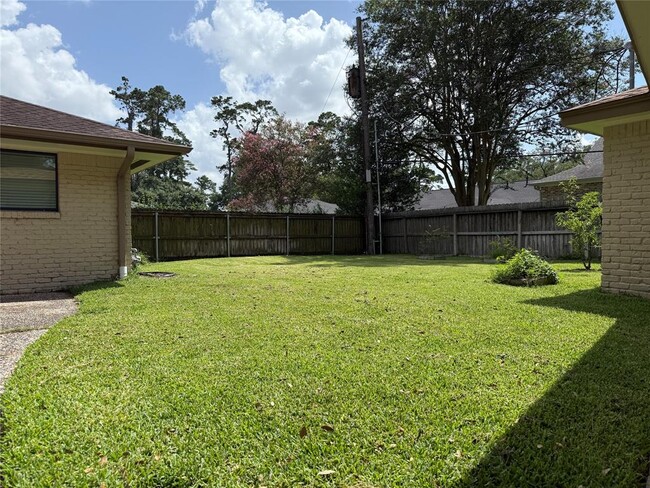 Building Photo - 5007 Shady Nook Ct