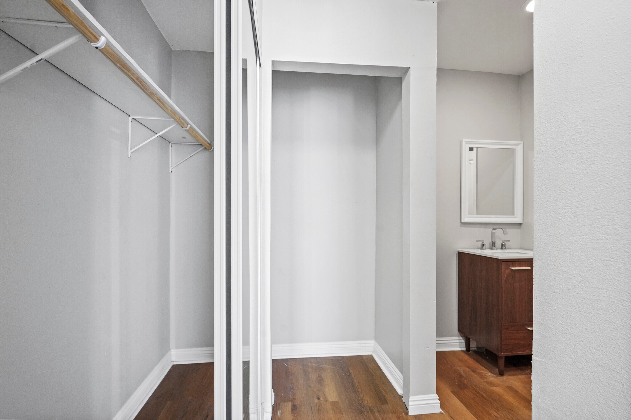 Building Photo - 8601 International Ave