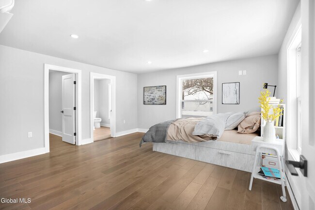 Building Photo - 103 E High St