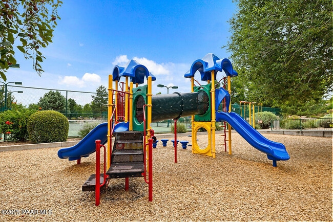 Building Photo - 5674 N Blanton Dr