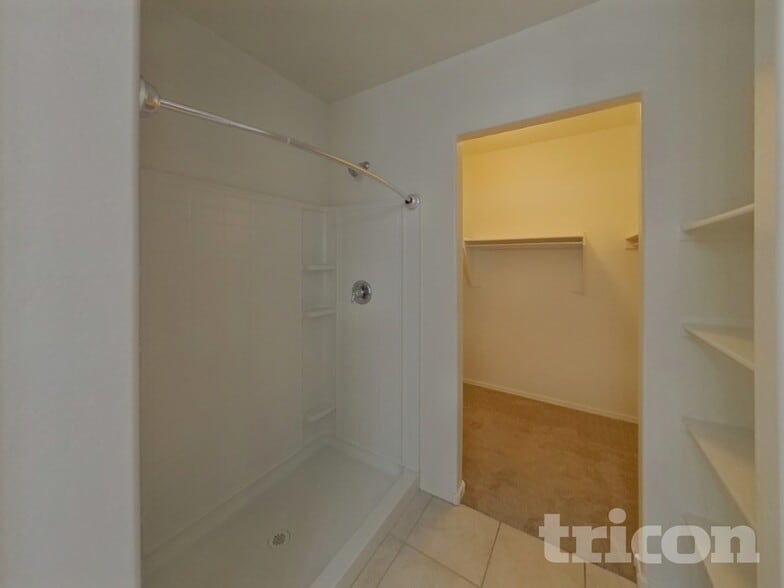 Building Photo - 31074 W Amelia Ave