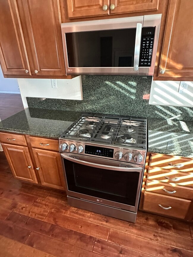 Building Photo - 16275 Summerset Street