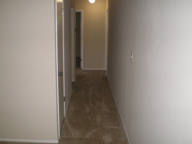 Building Photo - White Drive 1347/1349