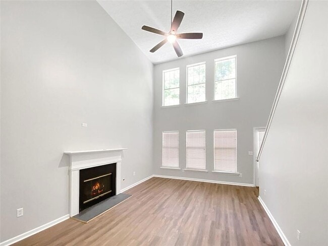 Building Photo - 1232 Gates Cir SE