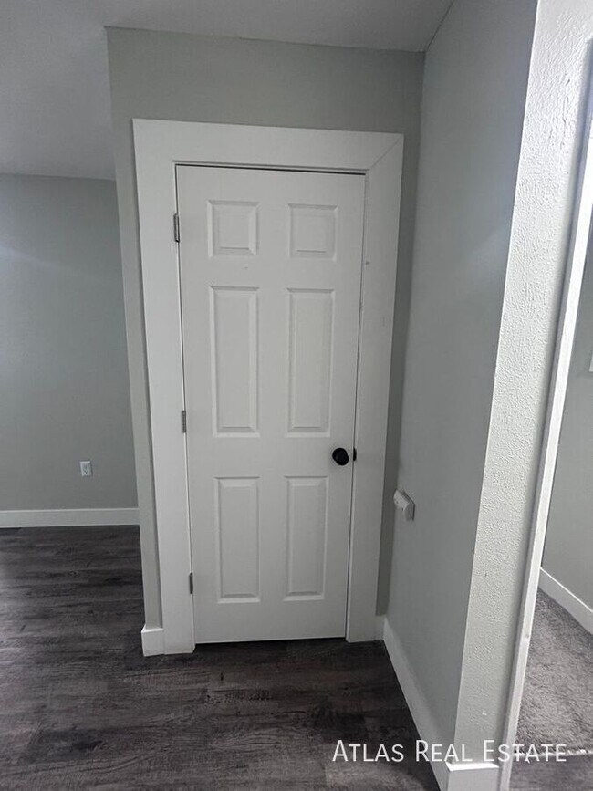 Building Photo - 551 S Fairfax St