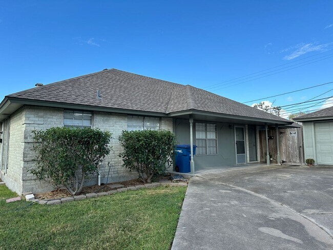 Building Photo - Ready for move in