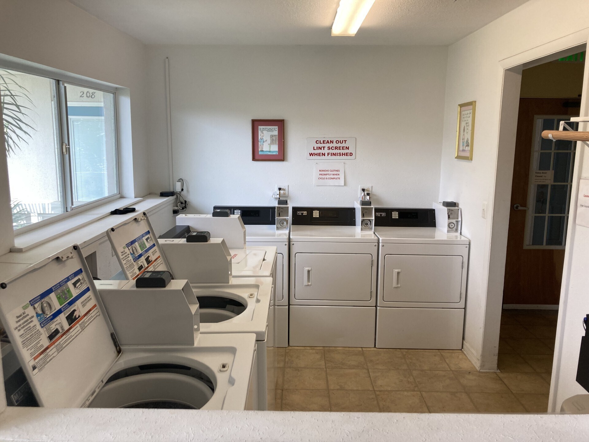 laundry - 2131 NW Lakeview Dr