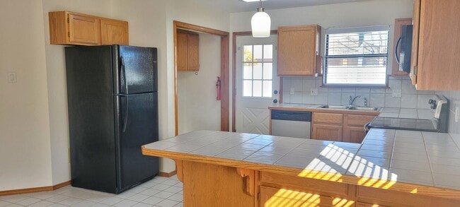 Building Photo - GREAT HOME IN NE CLOVIS NEAR MESA ELEMENTARY