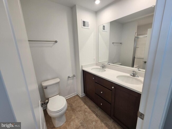 Building Photo - 477 Husky Trl