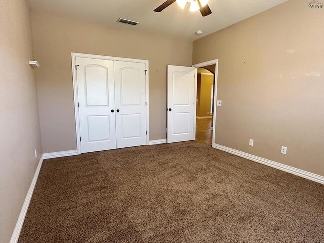 Building Photo - 6018 Oakmont Dr