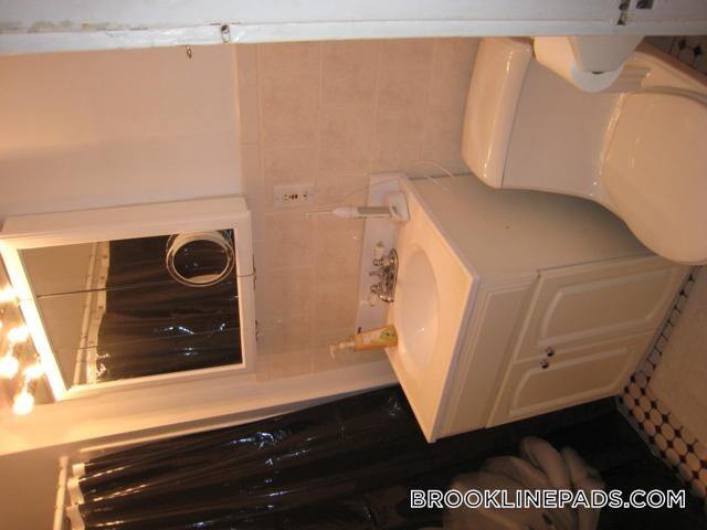 Building Photo - 66 Egmont St