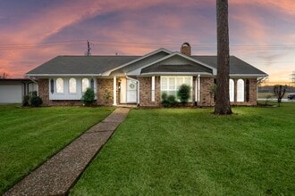 Building Photo - 4912 Goose Creek Dr