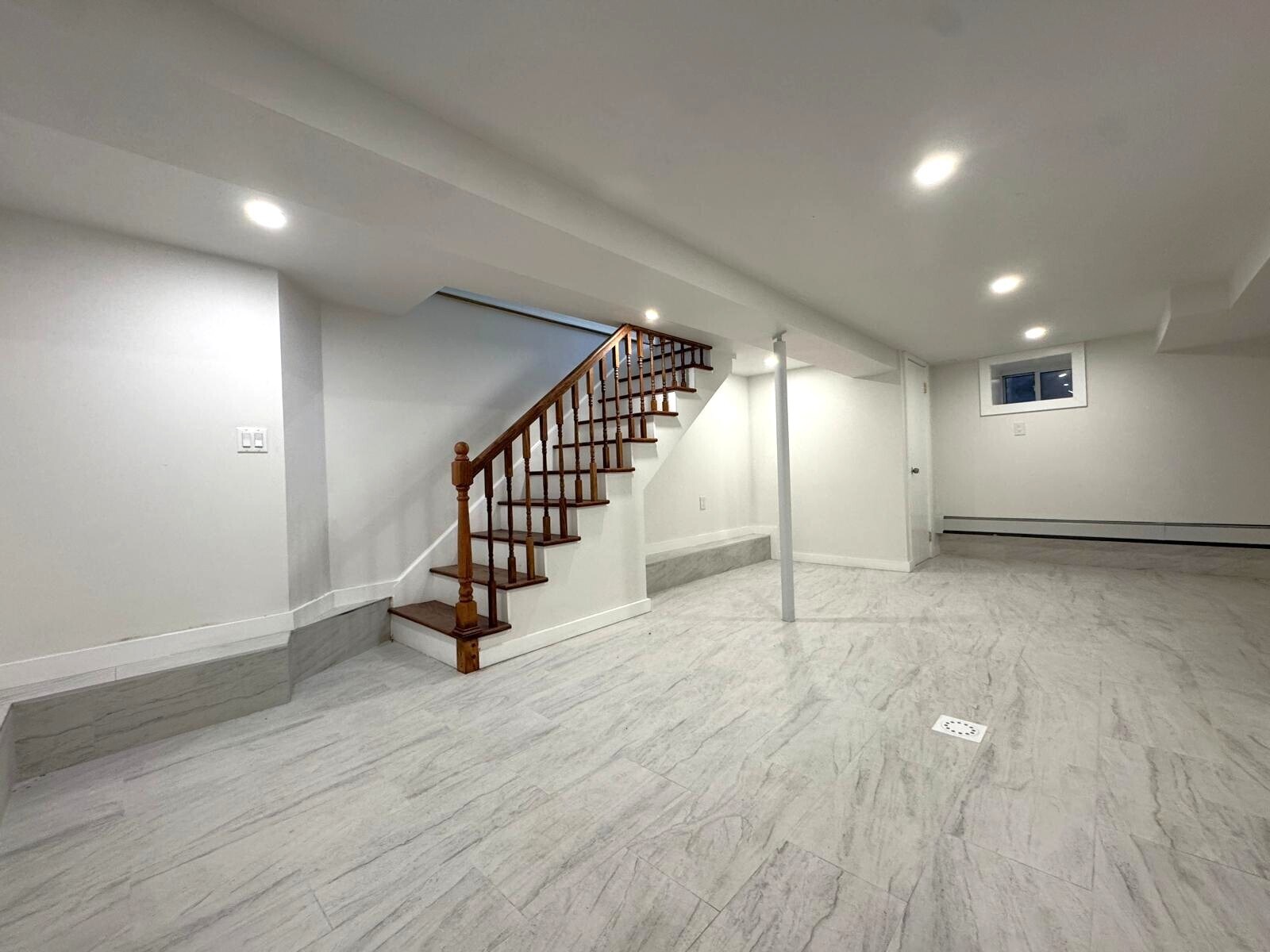 Building Photo - 198 28th St