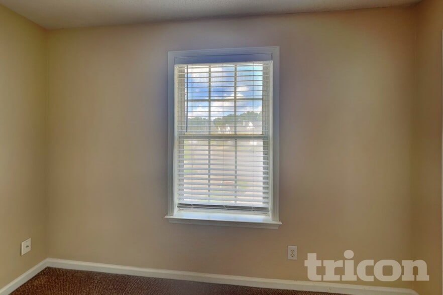 Building Photo - 3702 Heyford Ct