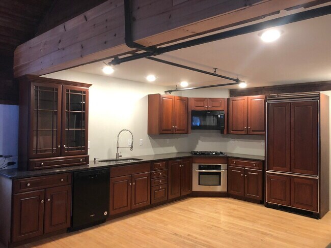 Building Photo - 13 Tavern Wy