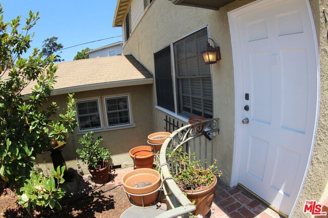 Building Photo - 1606 Glendon Ave
