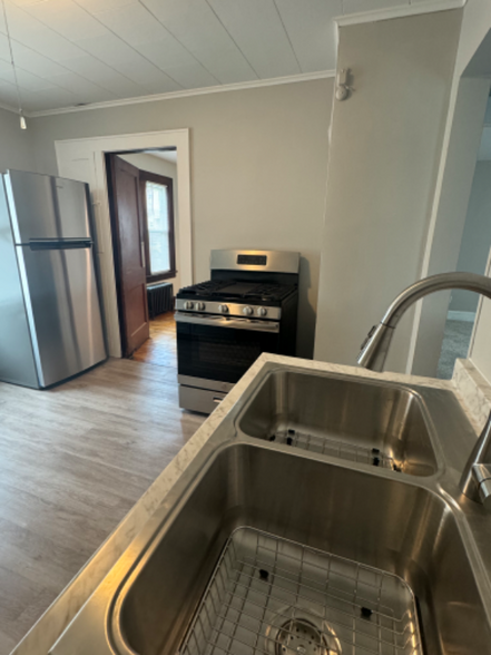 Building Photo - 12 Rogers St