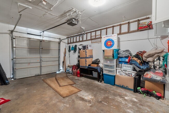 Building Photo - 1214 W 31st St