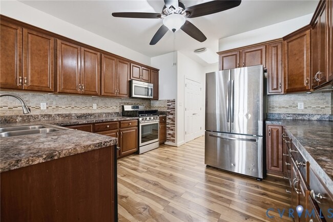 Building Photo - 6613 St Laurence Dr