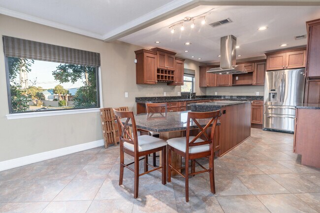 Building Photo - 202 Snug Harbour Dr