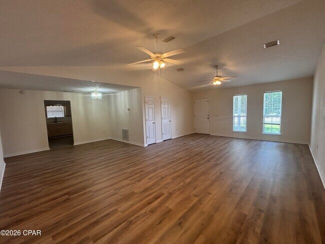 Building Photo - 509 Phillips Ct