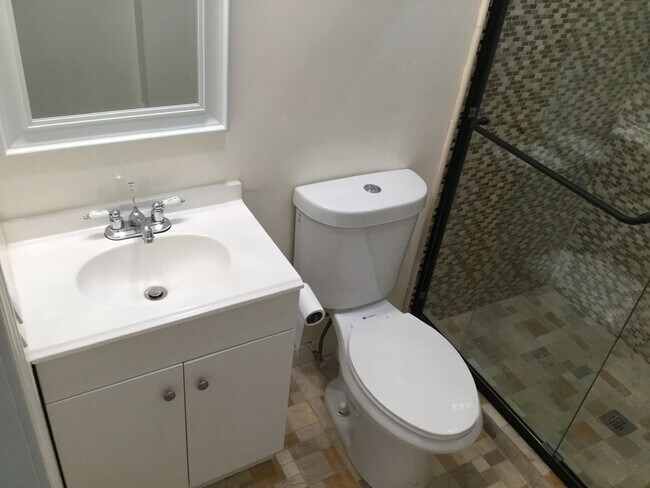 Building Photo - Gorgeous Guest house, with1 Bedroom and 1 Bathroom,  Hawthorne.