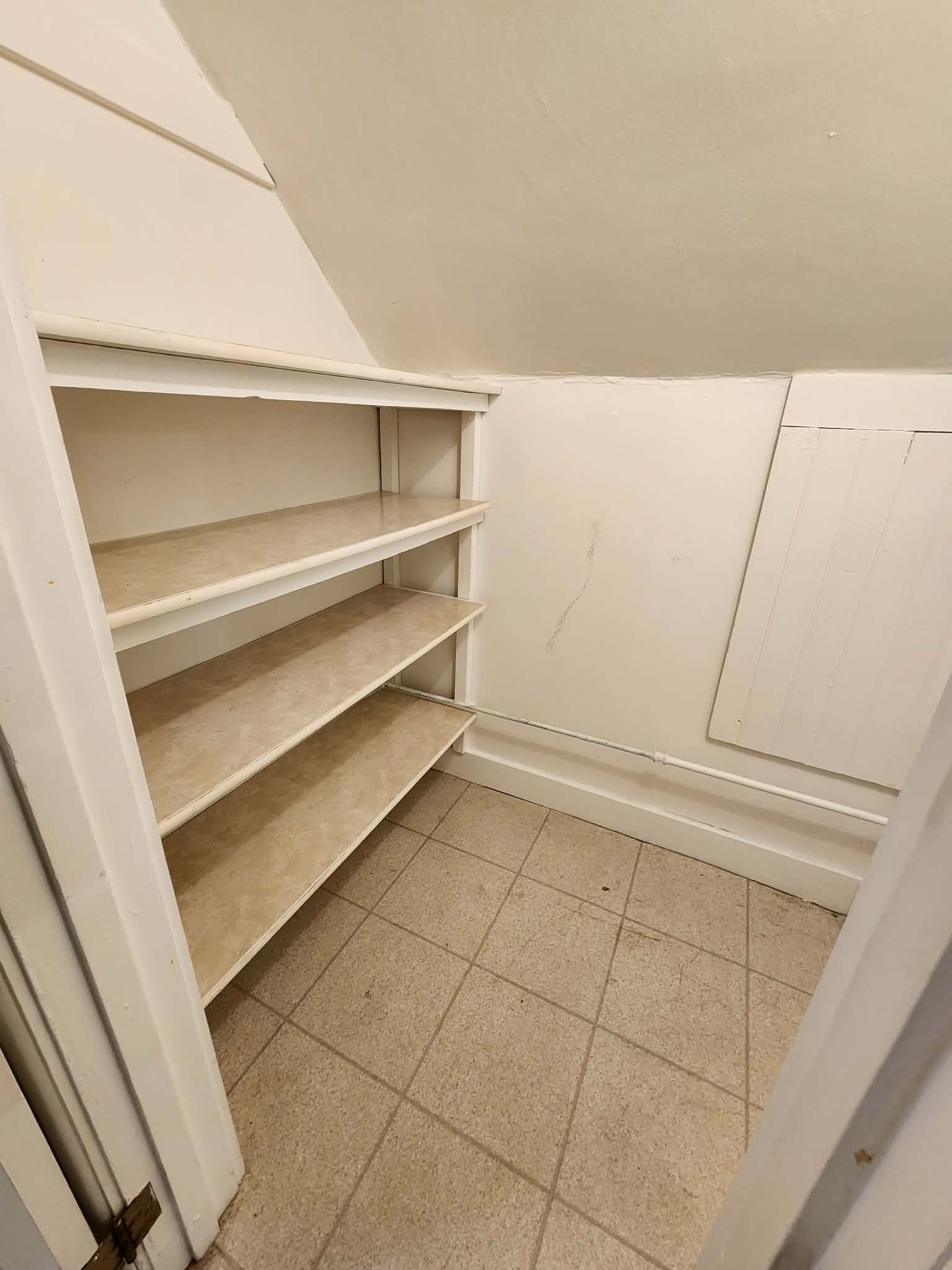 Building Photo - 2555 S 68th St