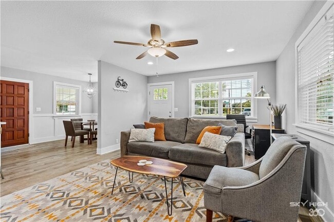 Building Photo - 1305 SE Benton St