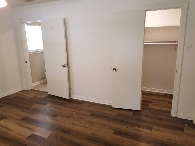 Building Photo - 601 N Pruett St