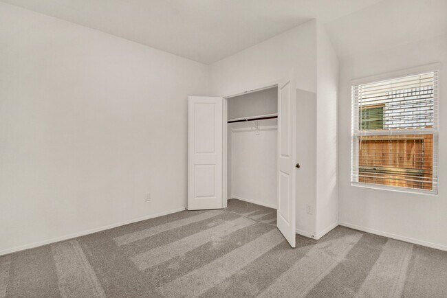 Building Photo - 18411 Cobalt Cove Ln