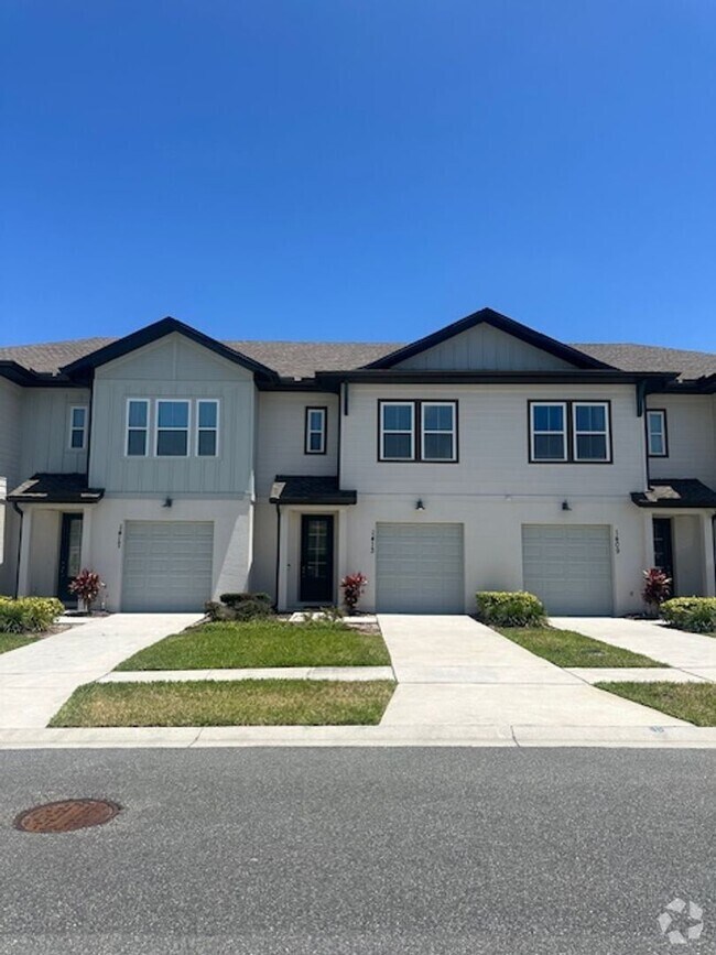 Building Photo - Townhome for rent with garage in Champions...