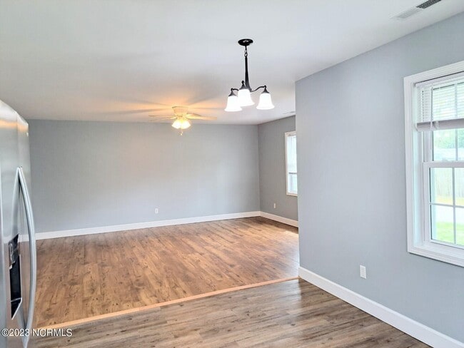 Building Photo - 151 Oyster Ln