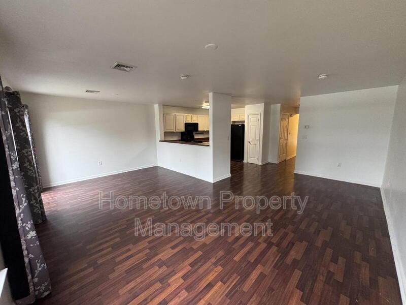 Building Photo - 112 Hawk Ct