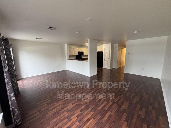 Building Photo - 112 Hawk Ct