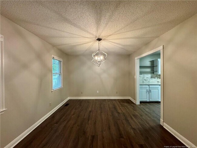 Building Photo - 200 Horseshoe Dr