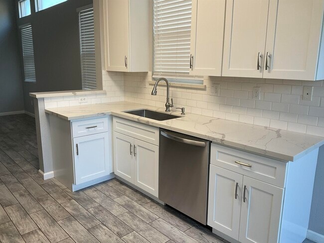 Building Photo - 1791 Kent Dr