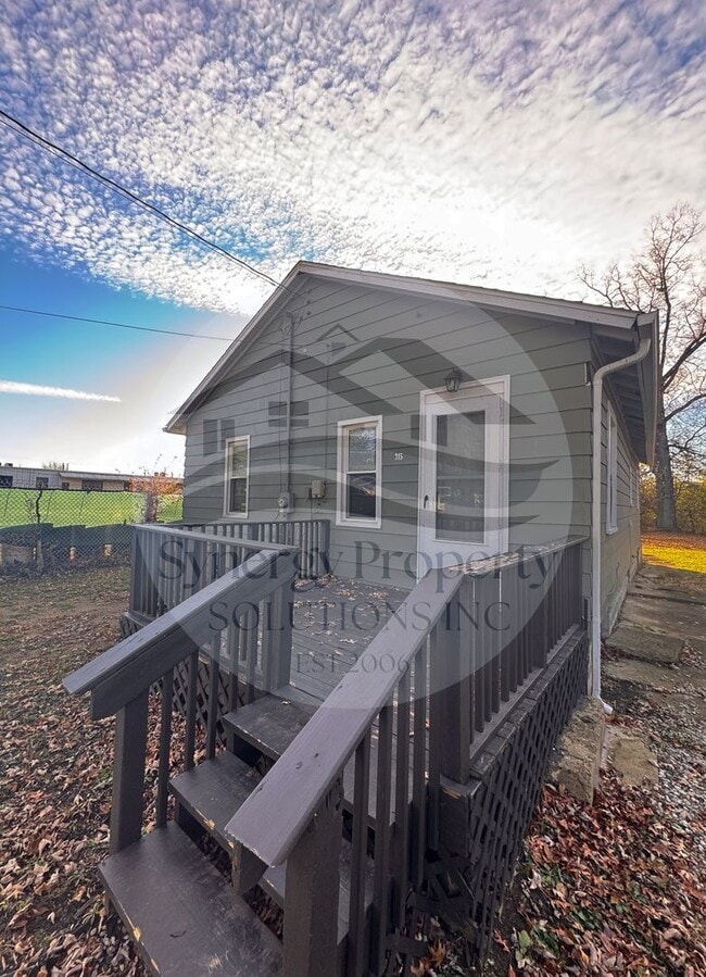 Primary Photo - Available Now