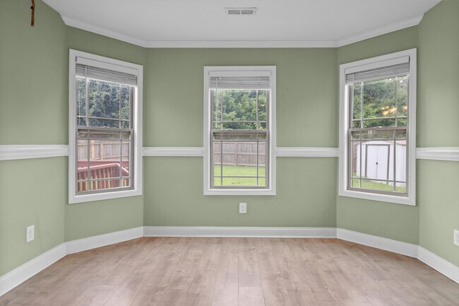 Building Photo - 128 Sycamore Hill Dr