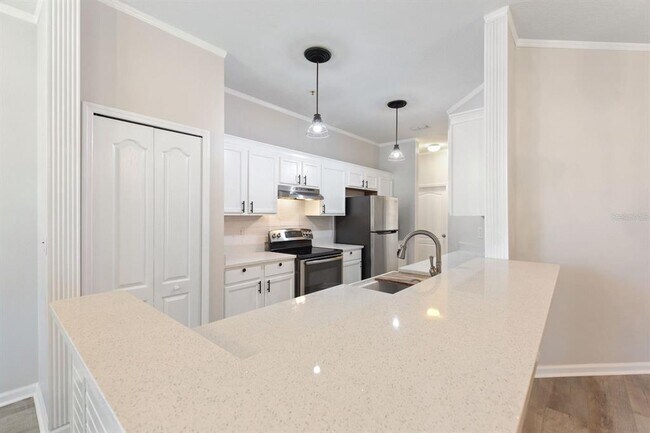 Building Photo - 1220 Priory Cir